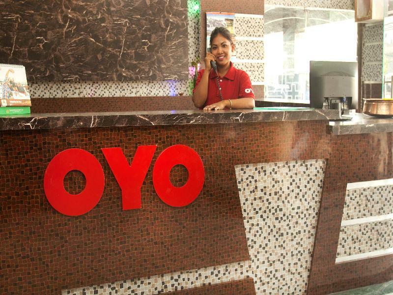 Oyo 343 Pop Life Hotel Banke Exteriör bild